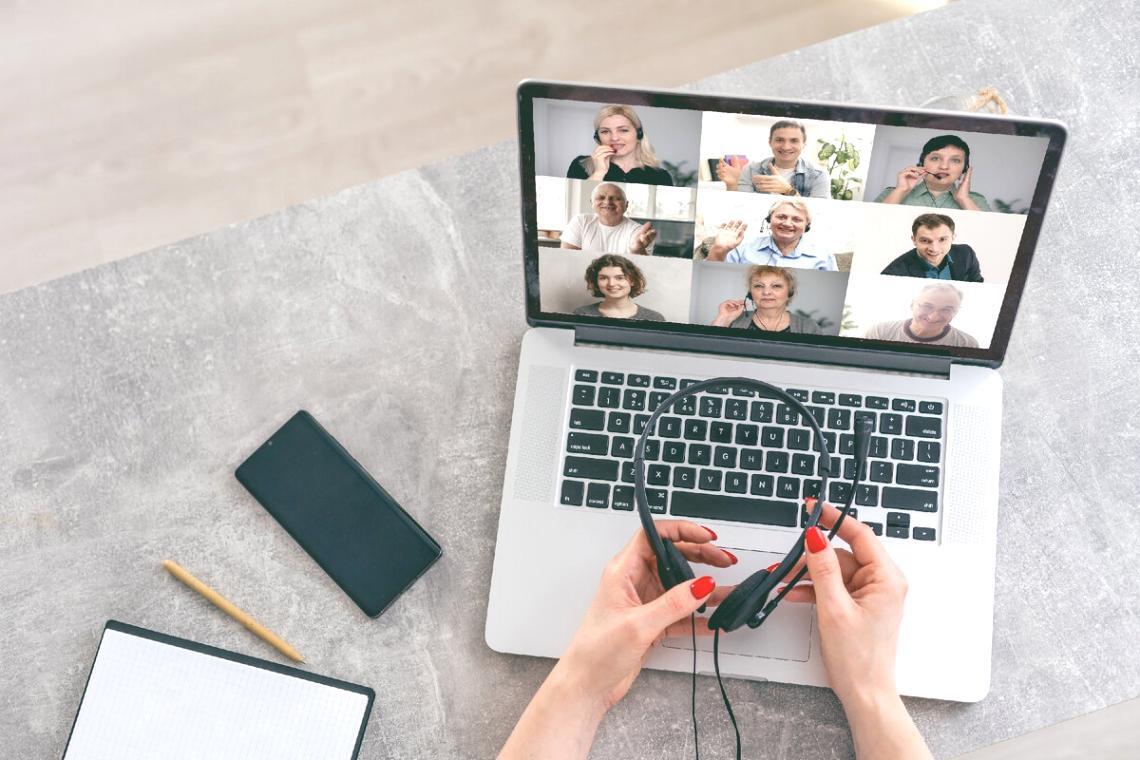 Seminarraum mit Arbeitsumgebung für fokussiertes Lernen